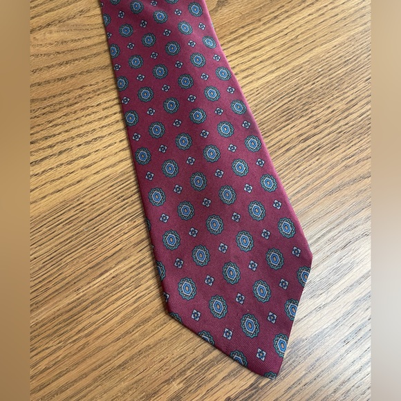 Muse’s of Atlanta Silk Neck Tie - Maroon/Deep Red - excellent preowned condition - Picture 3 of 7